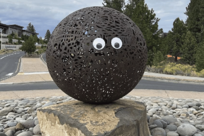 mysterious googly eyes